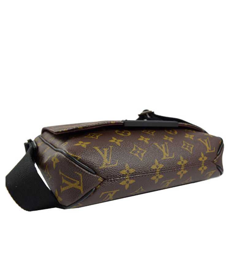 Louis Vuitton Monogram District M40935 Brown