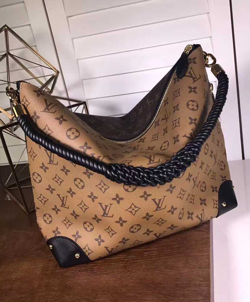 Louis Vuitton Traiangle Softy M44130 Brown