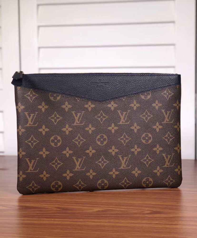 Louis Vuitton Daily Pouch M62048 M64590 M64591 Black