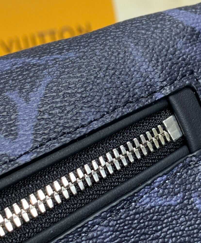 Louis Vuitton Discovery Bumbag M57276 Black