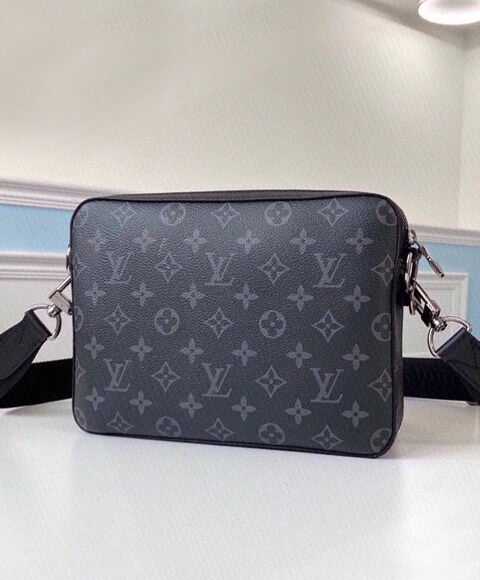 Louis Vuitton Trio Messenger M69443 Black