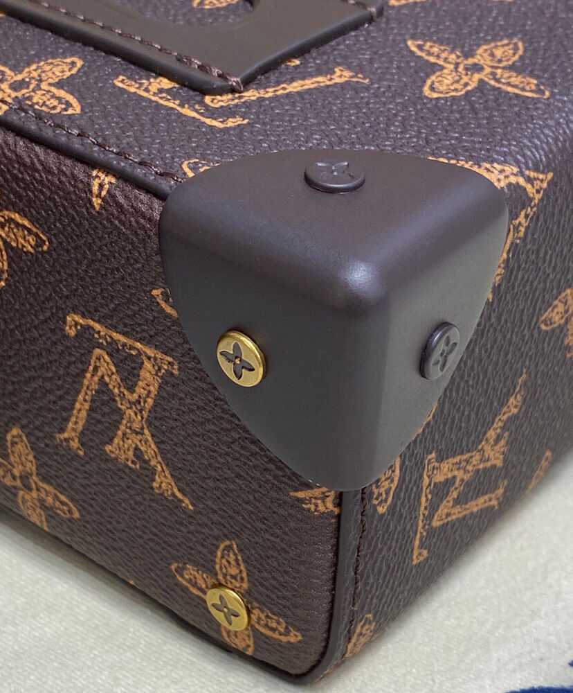 Louis Vuitton Vertical Box Trunk M59664 Brown