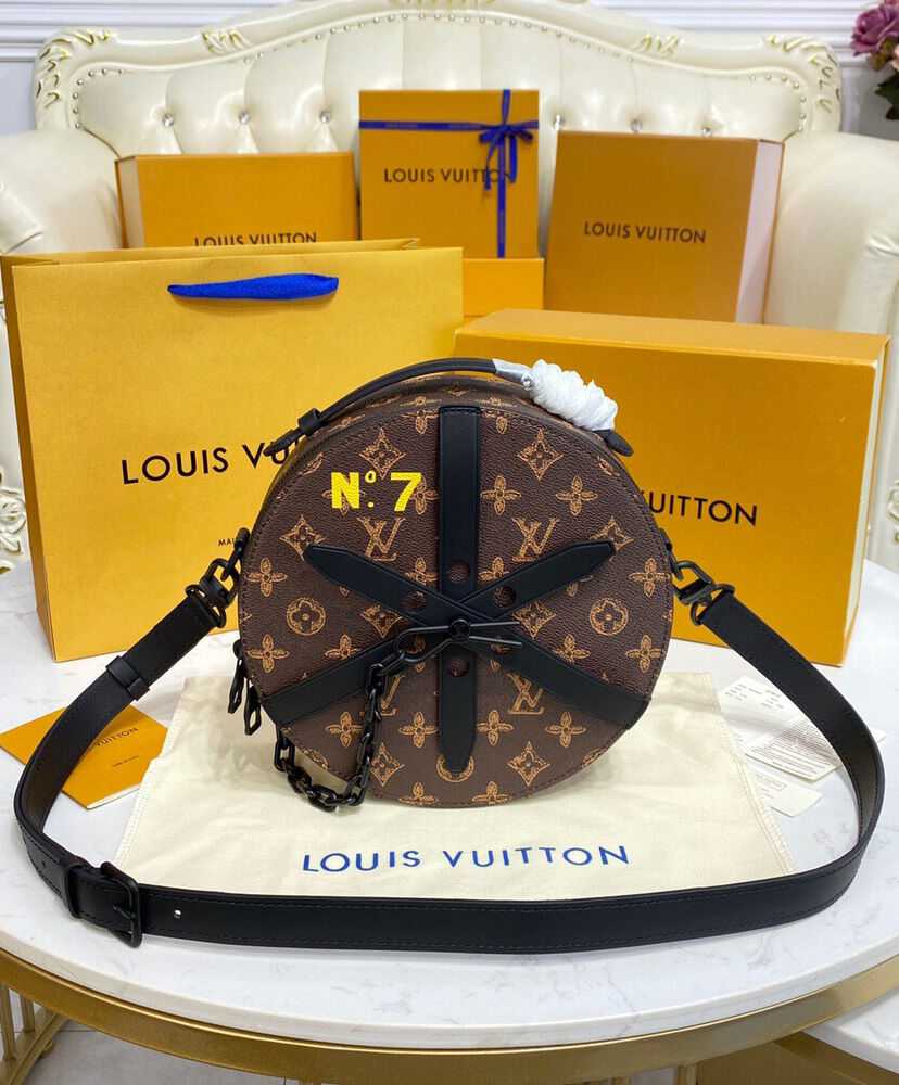 Louis Vuitton Wheel Box M59706 Black