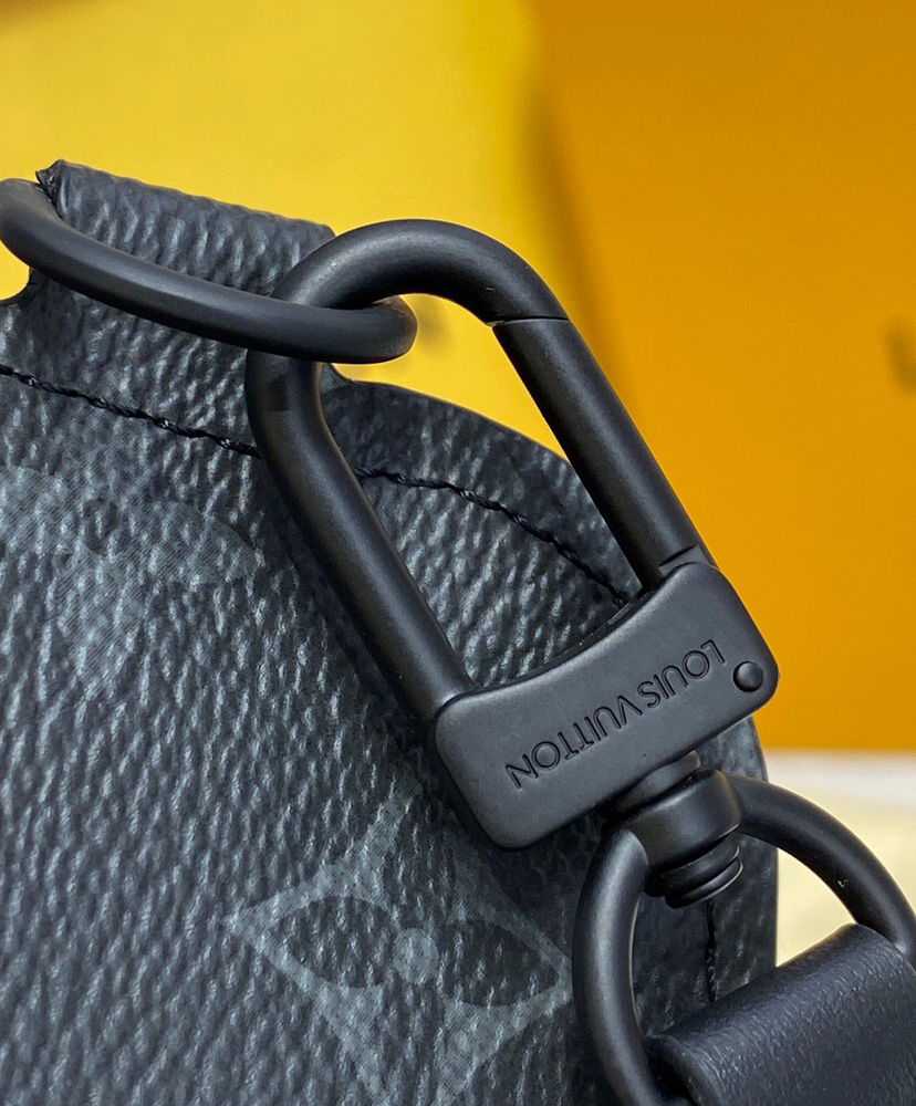 Louis Vuitton Saumur Slingbag M45912 Black