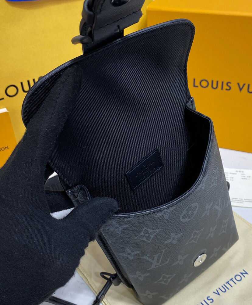 Louis Vuitton Saumur Slingbag M45912 Black