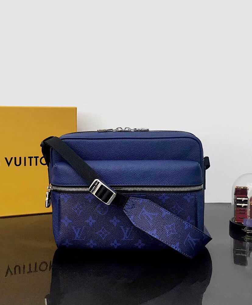 Louis Vuitton Outdoor Messenger M30233 Blue