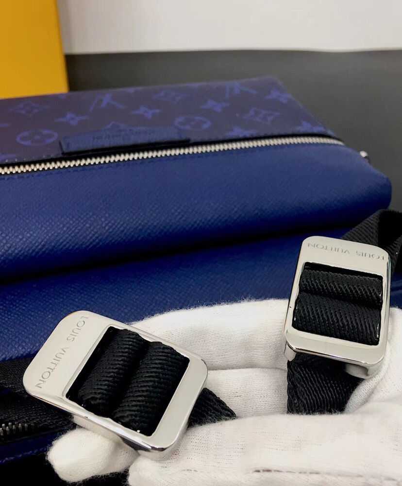 Louis Vuitton Outdoor Messenger M30233 Blue