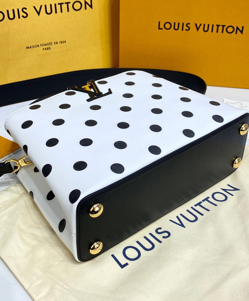 Louis Vuitton Capucines BB M20373 White