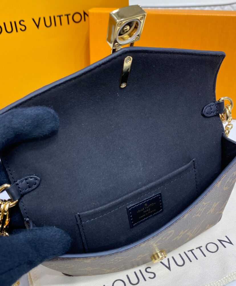 Louis Vuitton Padlock On Strap Handbags