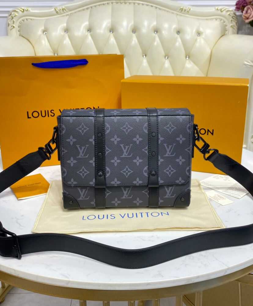 Louis Vuitton Trunk Messenger M45727 Black