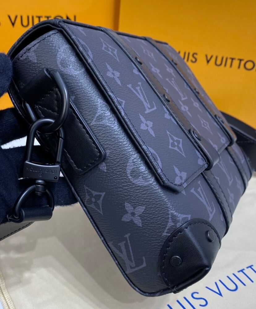 Louis Vuitton Trunk Messenger M45727 Black