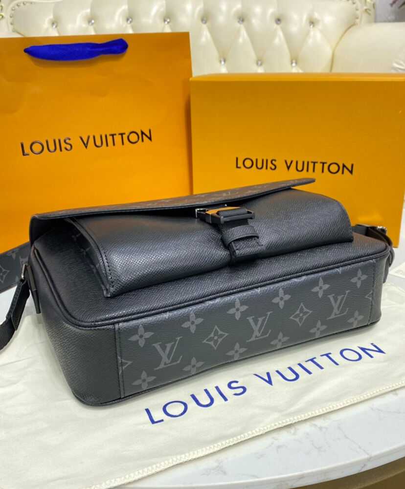 Louis Vuitton New Messenger M30745 M30746 Black