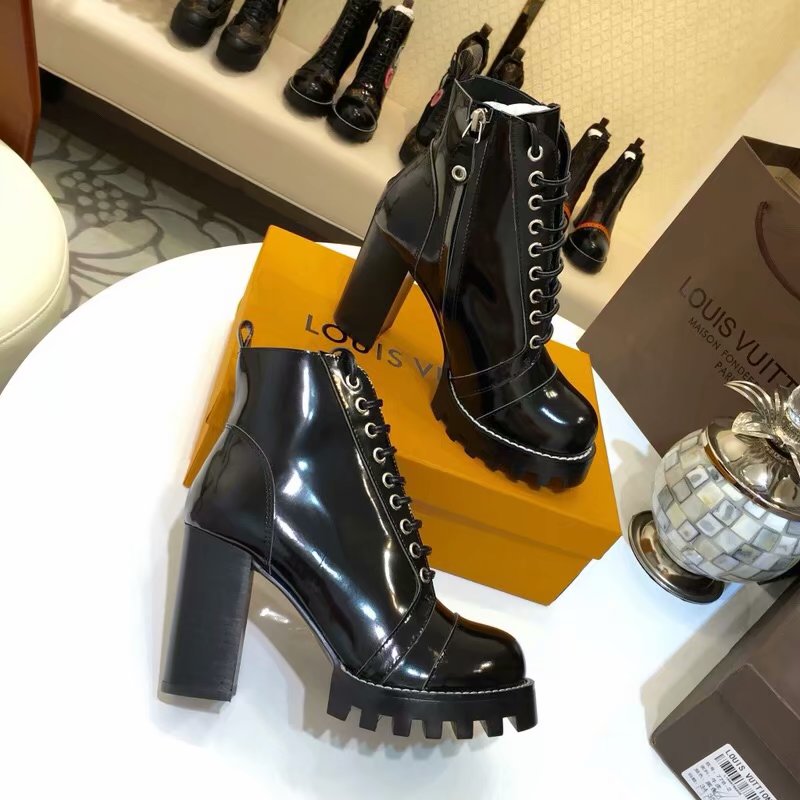 Louis Vuitton Outlet STAR TRAIL ANKLE BOOT LVC910SY BLACK