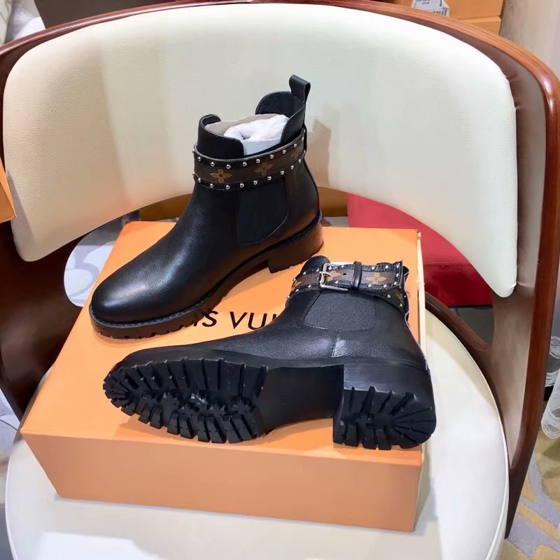 Louis Vuitton Outlet DISCOVERY FLAT ANKLE BOOT LV925SY black