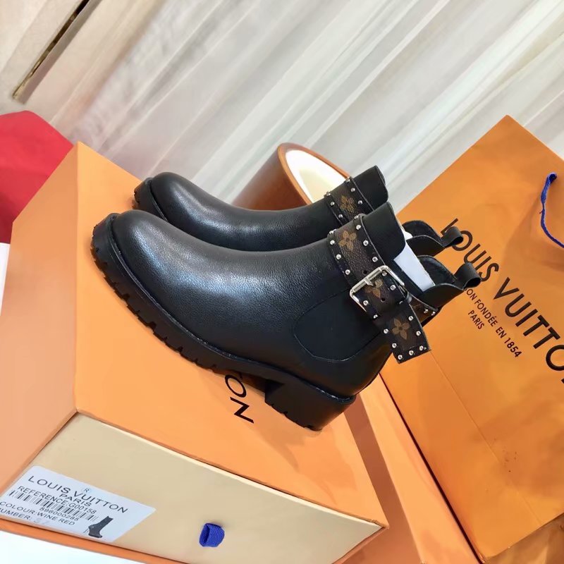 Louis Vuitton Outlet DISCOVERY FLAT ANKLE BOOT LV925SY black