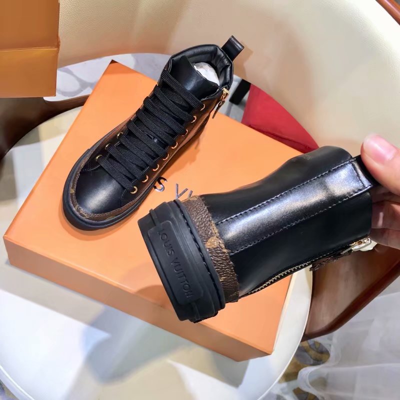 Louis Vuitton Outlet DIGITAL EXCLUSIVE HEART SNEAKER BOOT LV916Sy black