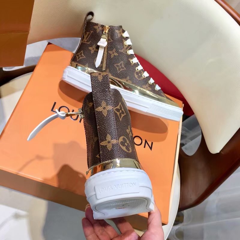 Louis Vuitton Outlet DIGITAL EXCLUSIVE HEART SNEAKER BOOT LV916Sy