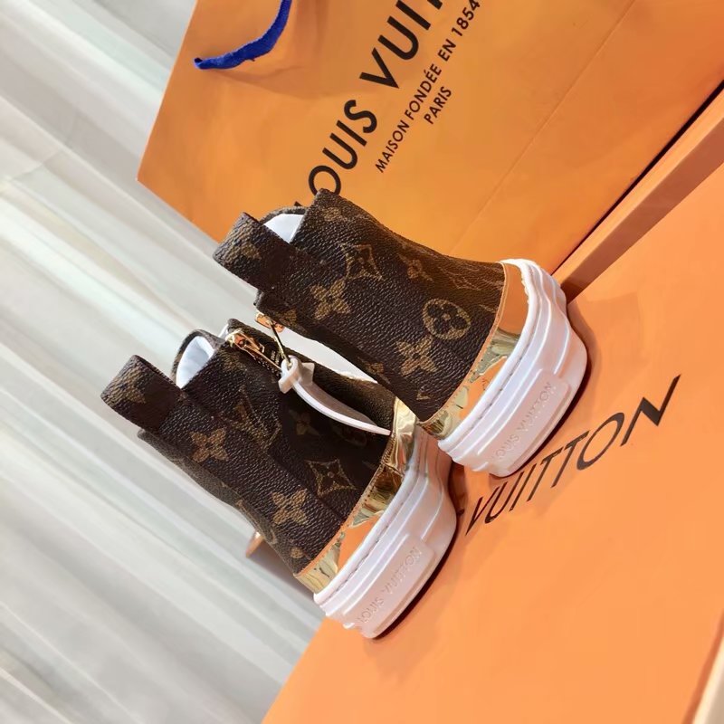 Louis Vuitton Outlet DIGITAL EXCLUSIVE HEART SNEAKER BOOT LV916Sy