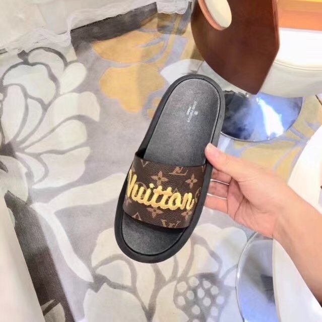 Louis Vuitton Outlet Slipper Leather LV857SY brown