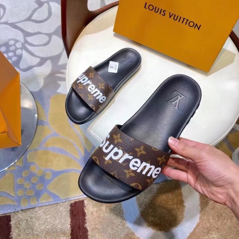 Louis Vuitton Outlet Lovers slippers LV862SY