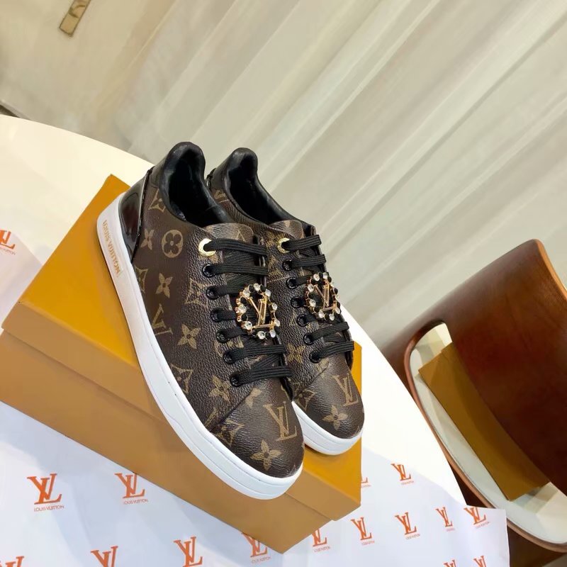 Louis Vuitton Outlet FRONTROW SNEAKER LV927SY