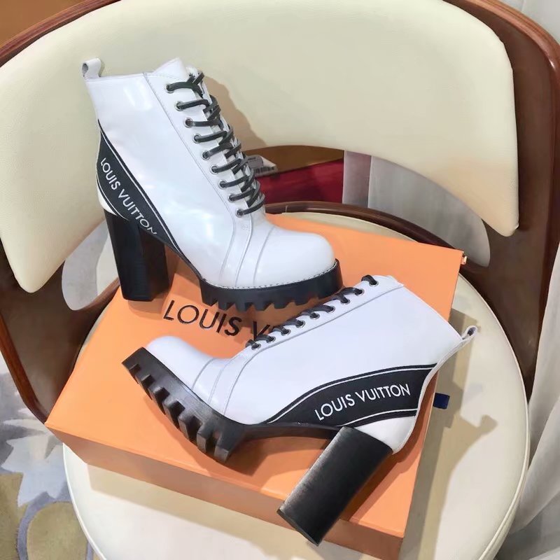 Louis Vuitton Outlet STAR TRAIL ANKLE BOOT LV910SY WHITE - Click Image to Close