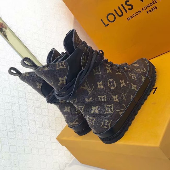 Louis Vuitton Outlet DIGITAL EXCLUSIVE HEART SNEAKER BOOT LV906SY brown